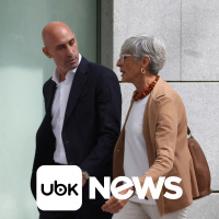 ESPORTES - Promotora busca 2 anos e meio de prisão para ex-presidente da federação espanhola de futebol por beijo